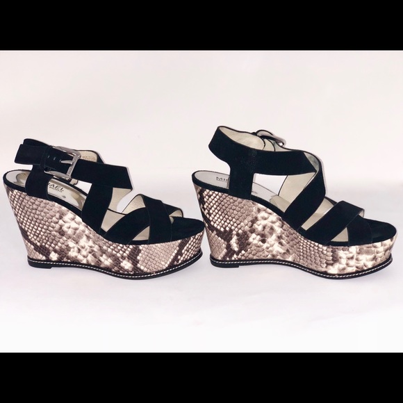 Michael Kors wedge sandal - Picture 2 of 4